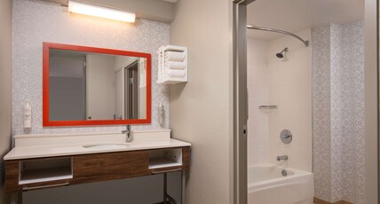 Hampton Inn & Suites El Paso-Airport Room Type - 2 QNS STE KITCHEN NONSMOKE