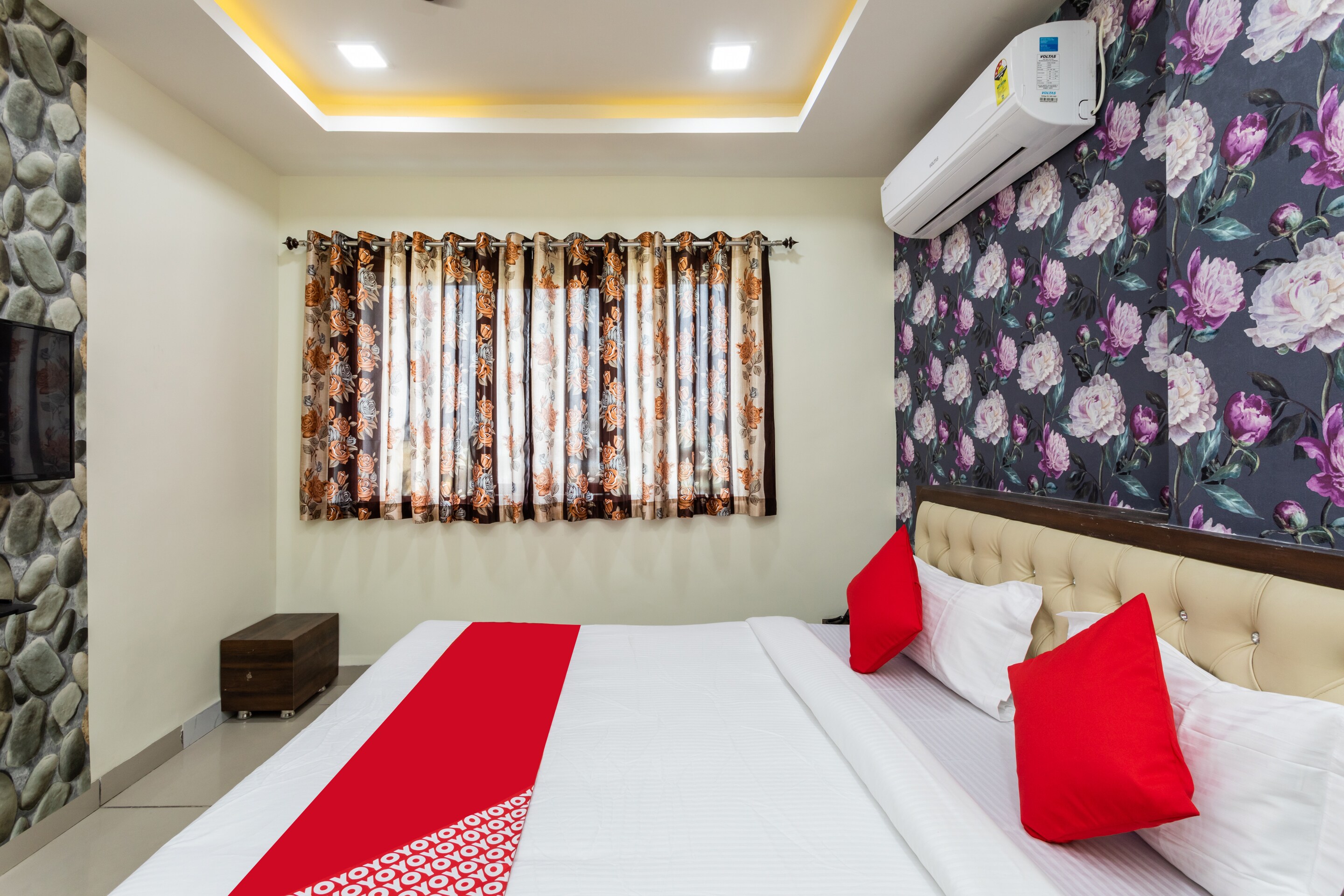 Hotel O Eternity Elite - Tap to explore photos