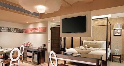 Barsana Boutique Hotel (Pure vegetarian) Room Type - Barsana Suite With Bathtub