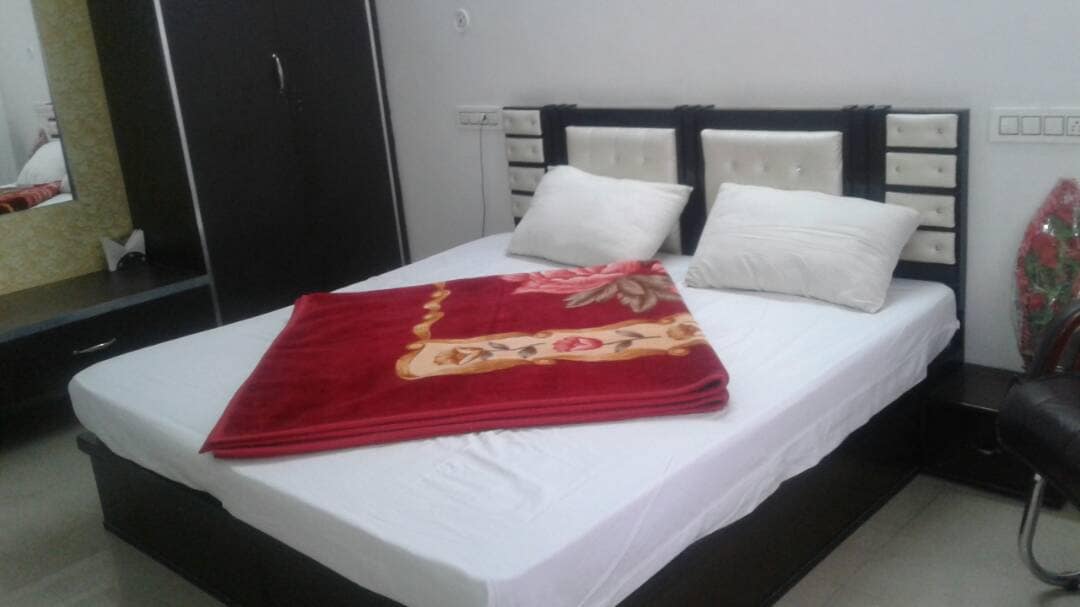 Sheesh Mahal Hotel & Restaurant - Tap to explore photos