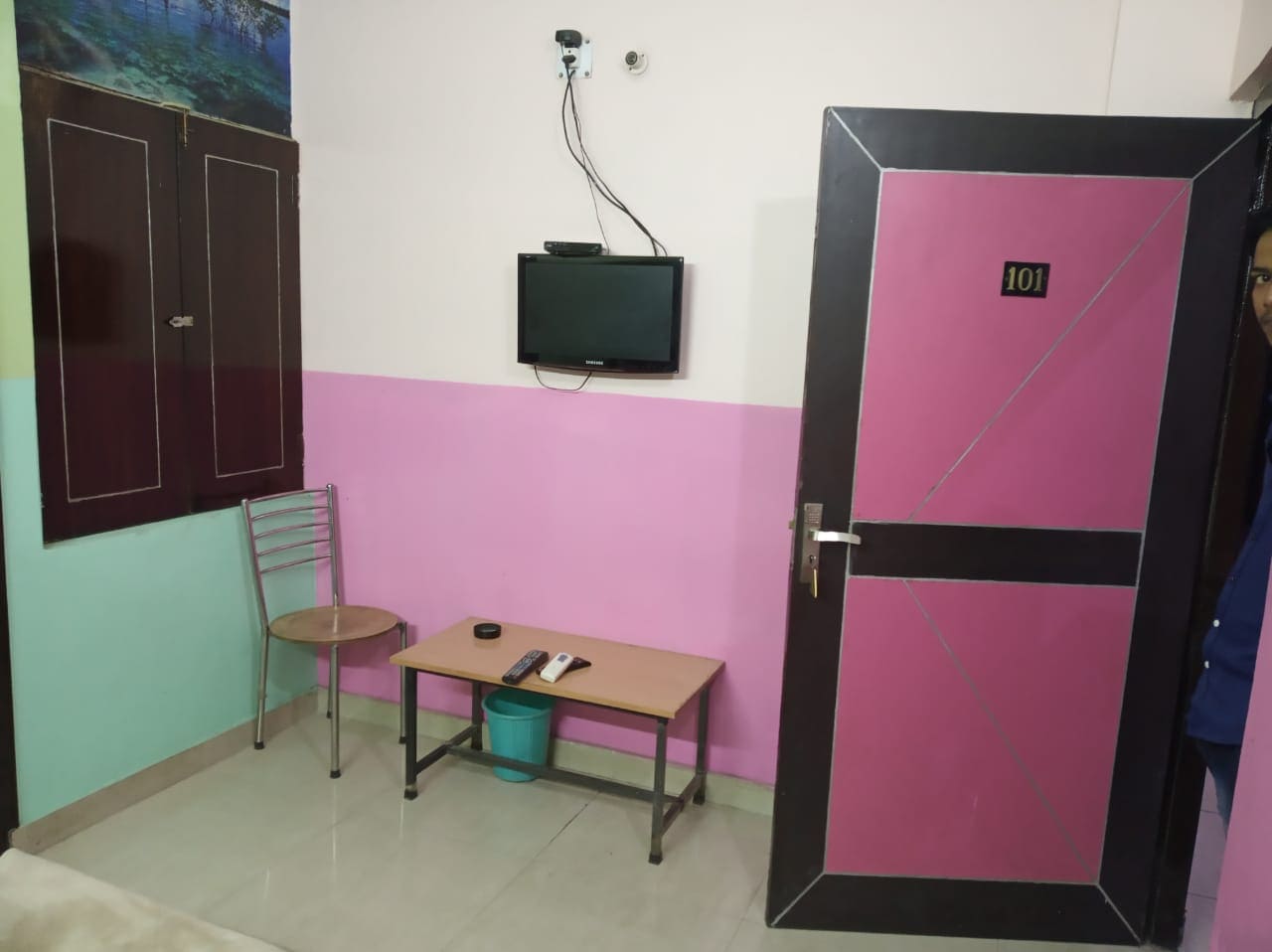 Karan Hotel - Tap to explore photos