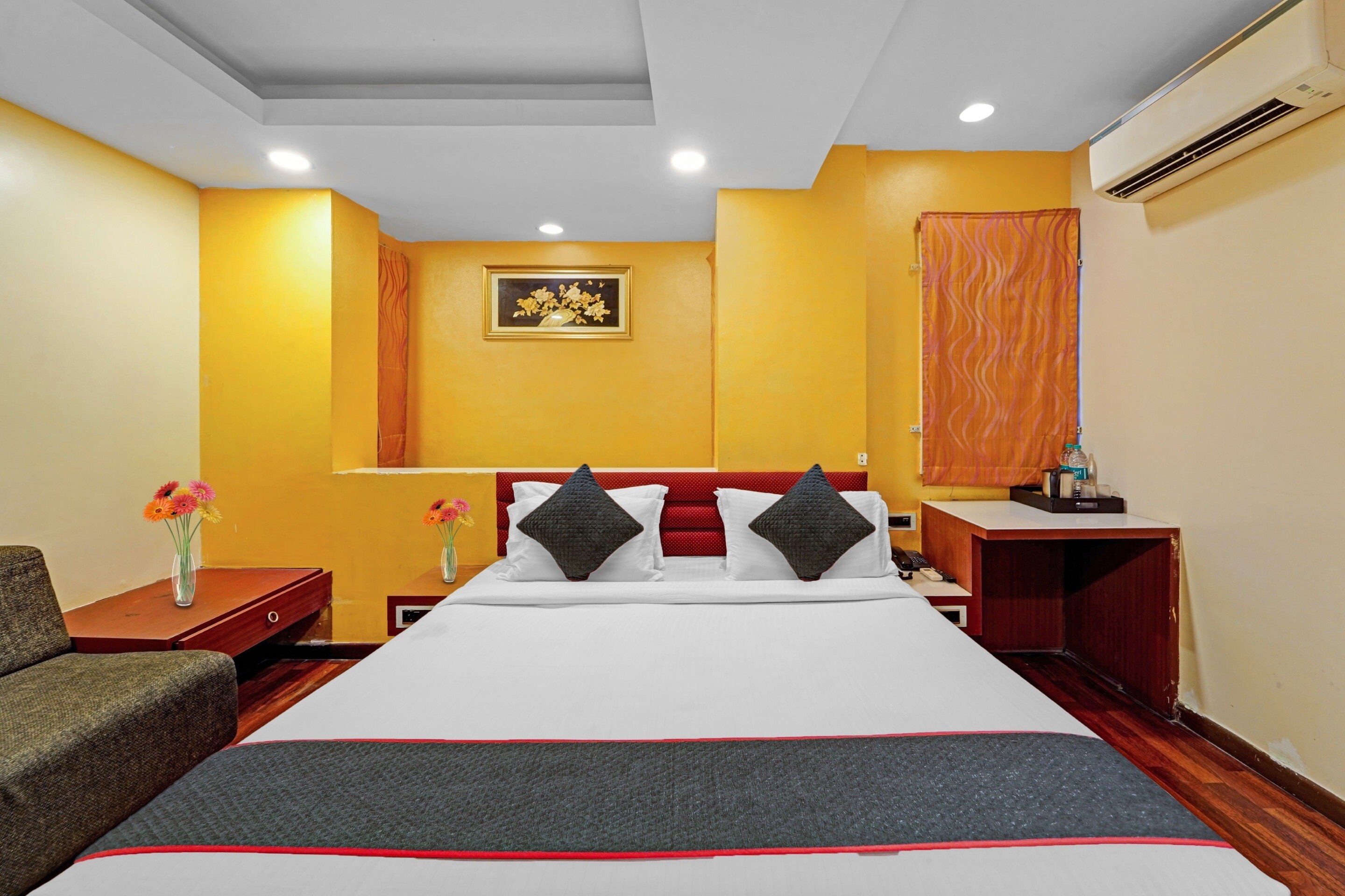 Townhouse Anna salai - Tap to explore photos
