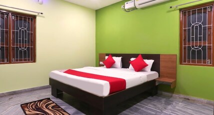 NEW CASTLE INN Room Type - Deluxe Room