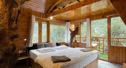 Little Wood Treehouse | Jacuzzi | Private Parking | 10 minutes walk to property Room Type - Jannat - Duplex Treehouse with Bathtub