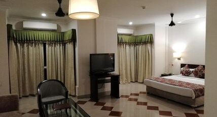 Hotel Ashish International Room Type - 1 Bedroom Suite with Garden View