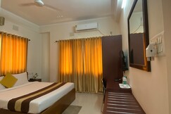 Krishna Kunja | Luxurious Rooms 13 mins from Airport