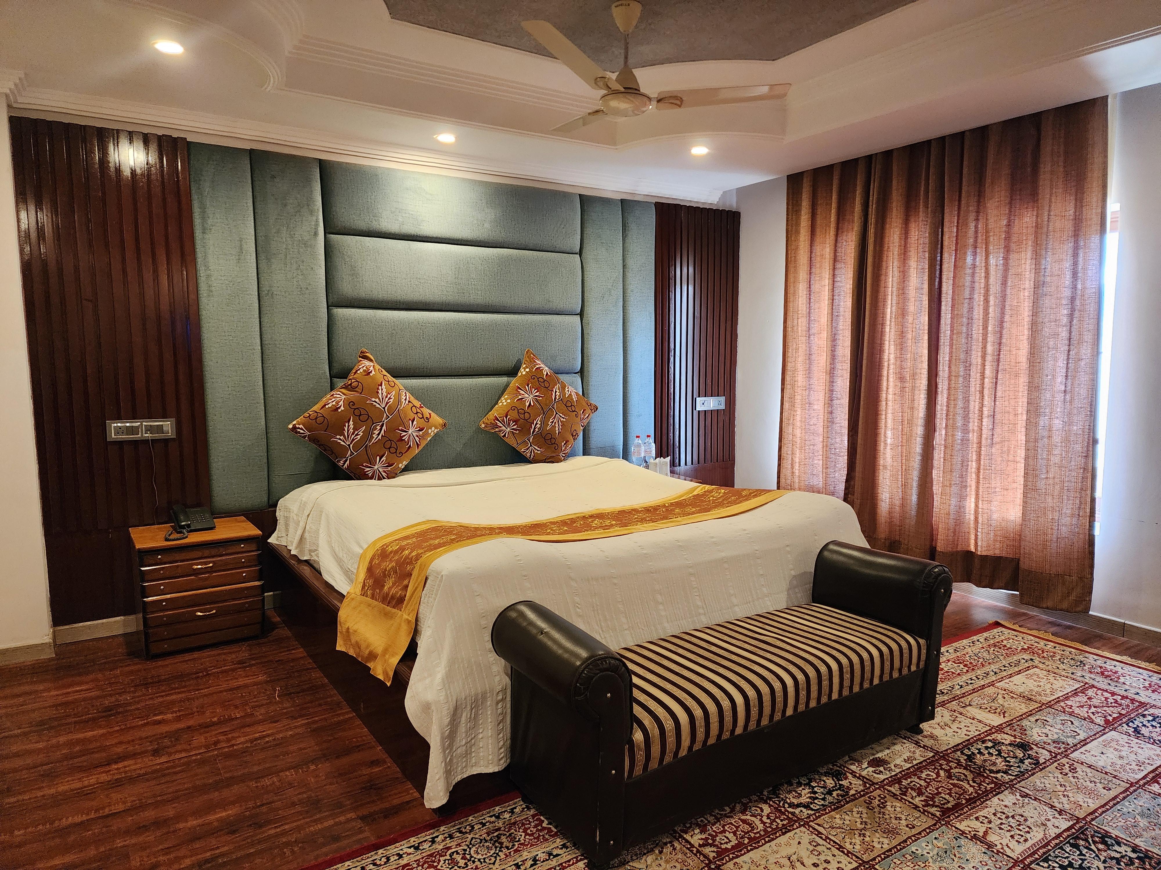 Hotel Shangrila Ladakh - Tap to explore photos