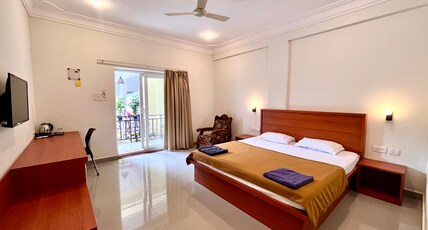 Morjim Sunset Hotel Room Type - King AC Room with Pool View