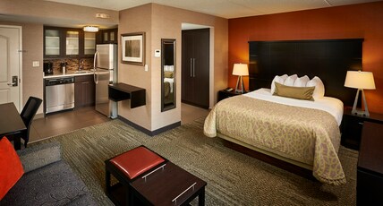 Staybridge Suites HAMILTON - DOWNTOWN, an IHG hotel Room Type - 1 King Studio Suite Full Kitchen Single Sofa Bed