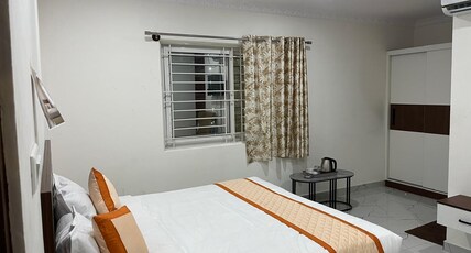 S L N PARADISE Room Type - Deluxe A/C Room