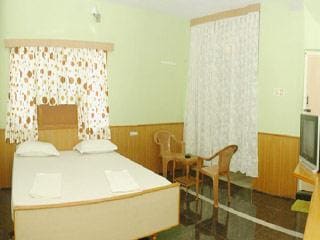 Vinodhara Guest House - Tap to explore photos