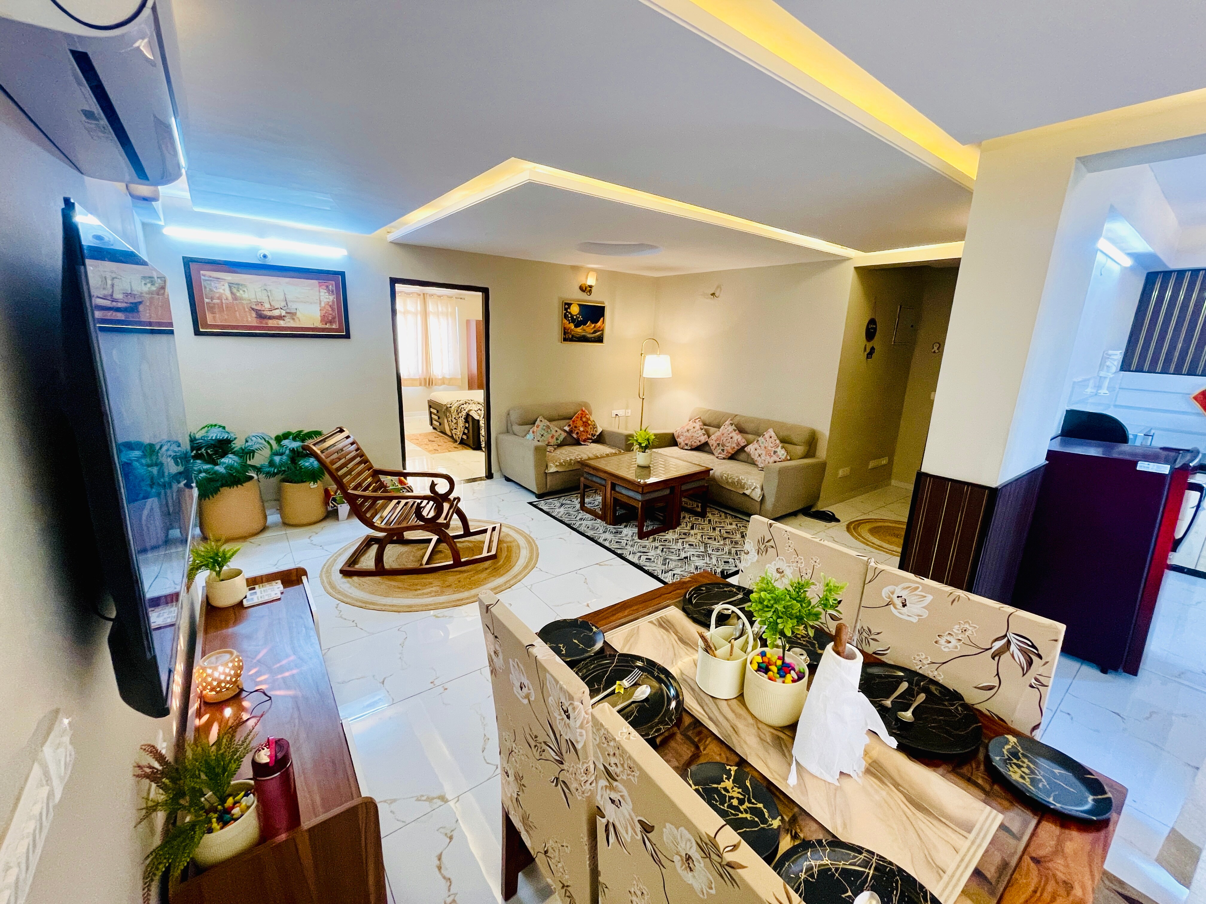 AIRPORT SKYHIGH LUXURIA APARTMENT - Tap to explore photos