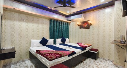 Varanasi Dream Guest House Room Type - FOUR BED LUXURY AC ROOM