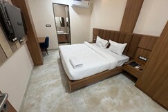 Hotel Golden Palm