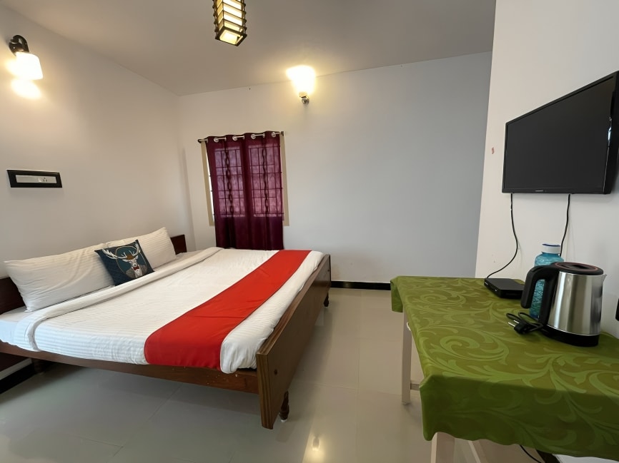 Radiant Hill Homestay - Tap to explore photos