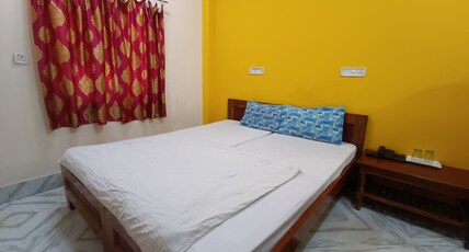 Hotel Mahodadhi Room Type - Deluxe Room AC