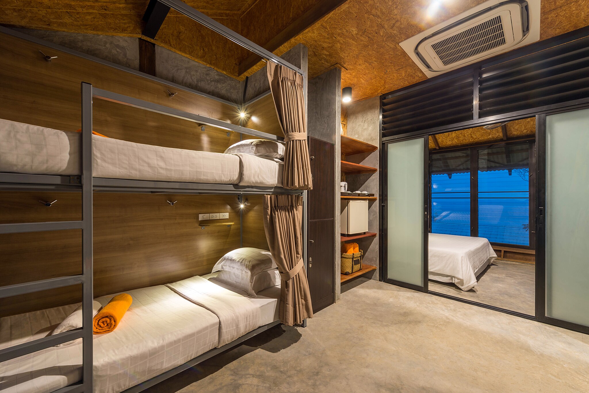 Tinidee Hideaway at Tonsai Beach Krabi - Tap to explore photos