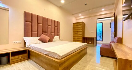 Aarzoo Stays Agra Room Type - Bedroom 1