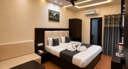 Hotel Kabir Royal | 5 Min Walk to Golden Temple Room Type - Deluxe Room Hotel Kabir Royal | 5 Min Walk to Golden Temple Room Type - Deluxe Room