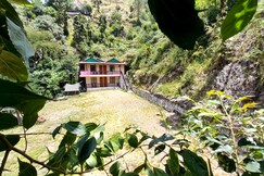 Snow Drop Homestay | Rooms & Caretaker