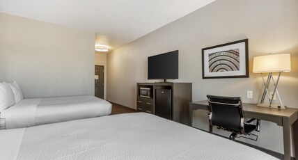 Best Western Plus Tech Medical Center Inn Room Type - Accessible - 2 Queen, Non-Smoking, Communication Assistance, Microwave And Refrigerator, Wi-Fi, Bath Best Western Plus Tech Medical Center Inn Room Type - Accessible - 2 Queen, Non-Smoking, Communication Assistance, Microwave And Refrigerator, Wi-Fi, Bath