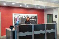 Hampton Inn & Suites by Hilton Roanoke Airport