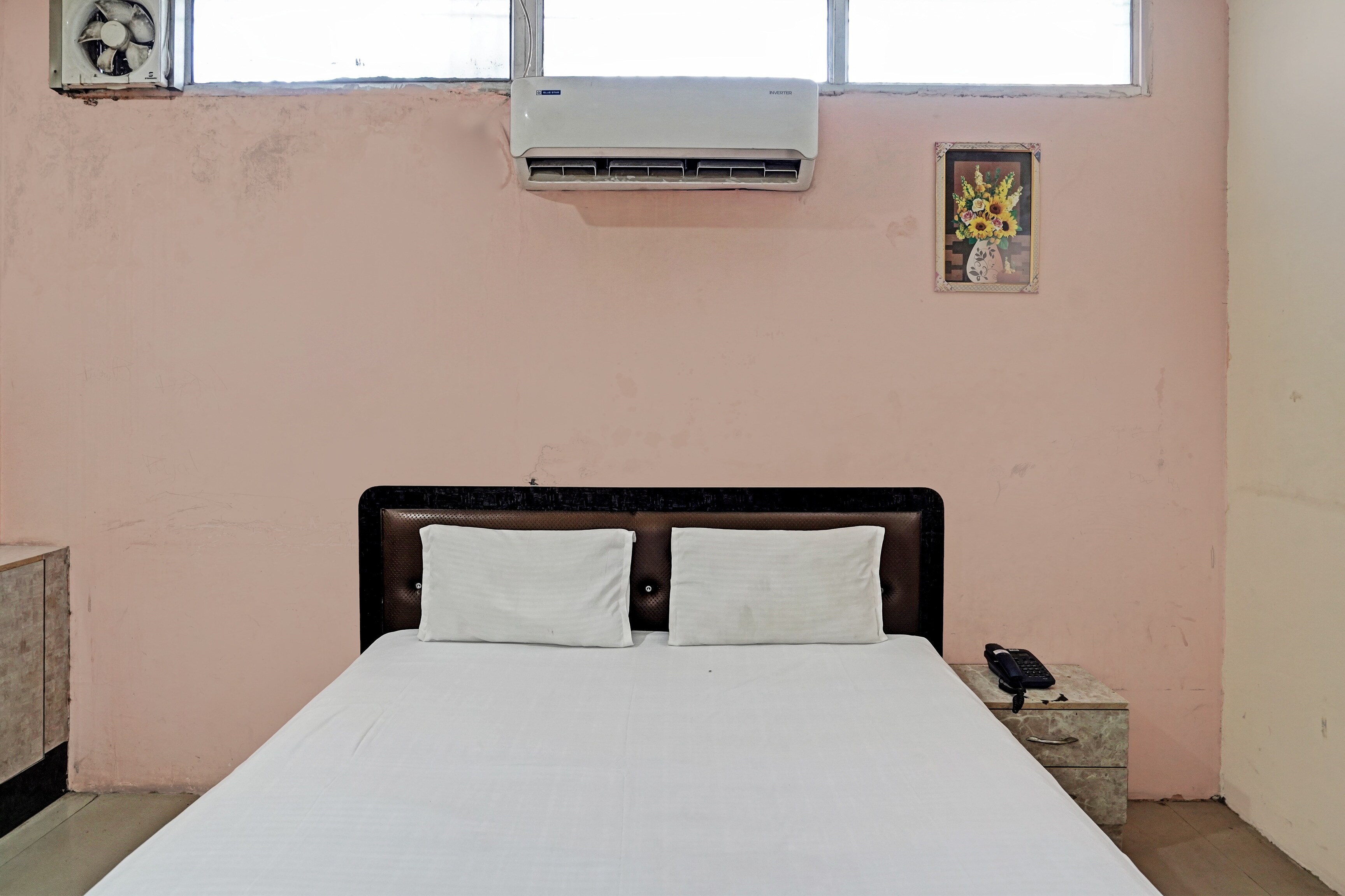 Hotel O Modern Hotel - Tap to explore photos