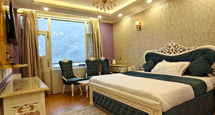 Shasha Room Type - Luxury Modern Interior - With Balcony (Valley View)