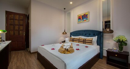 S Central Hotel and Spa Room Type - Standard Double Room with window
