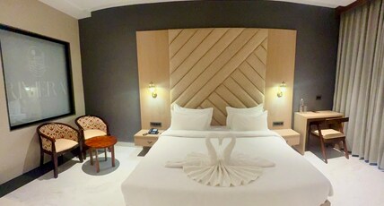 Riviera Hotel & Resort Room Type - Junior Suite with Bathtub