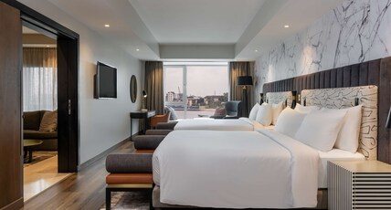 Radisson Blu Anchorage Hotel, Lagos, V.I. Room Type - Suite - Lagoon View amp; Balcony - Lounge