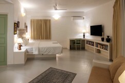 Emerald Stay 1BHK Apartment