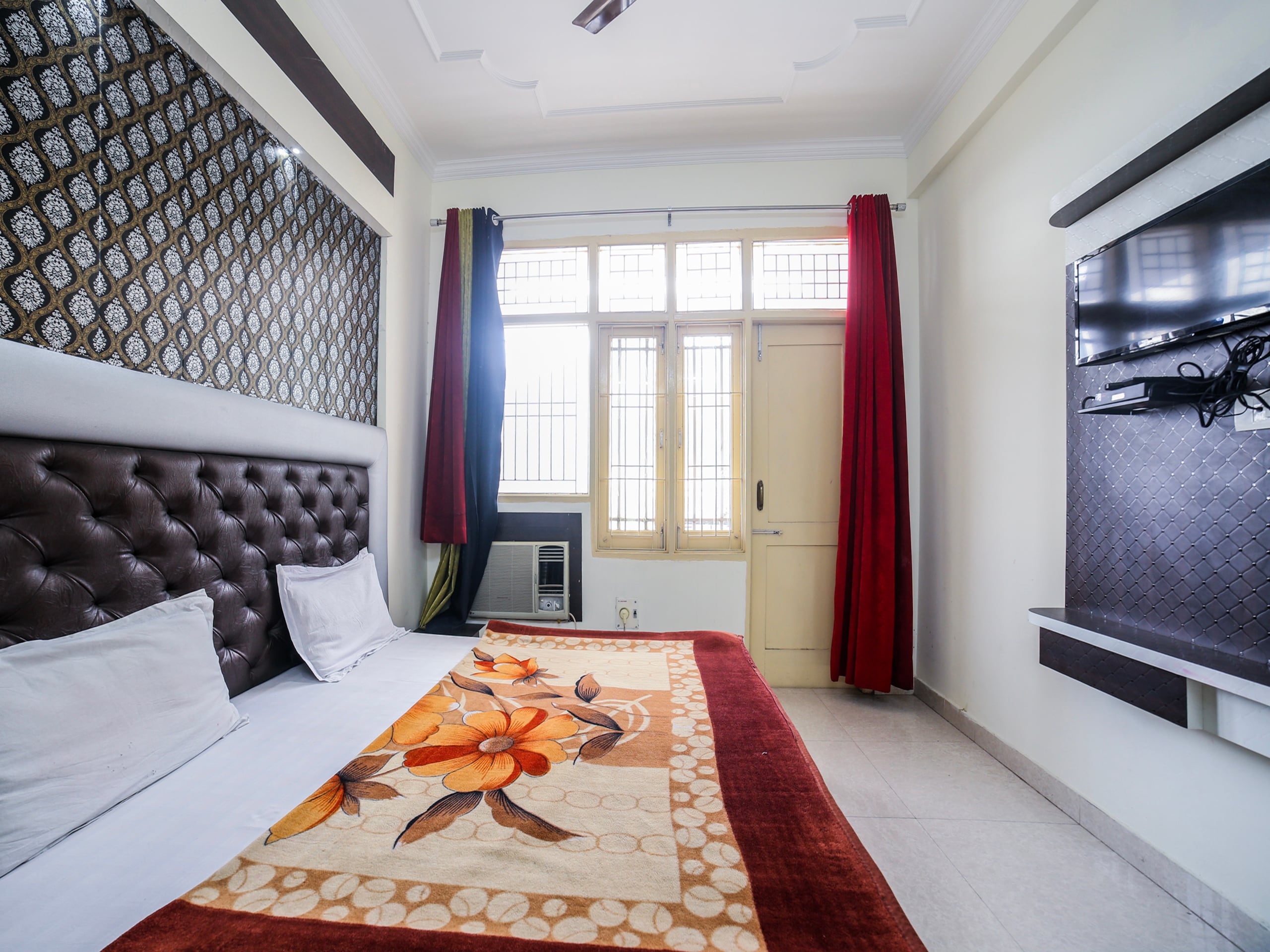 Hotel Maa - Tap to explore photos