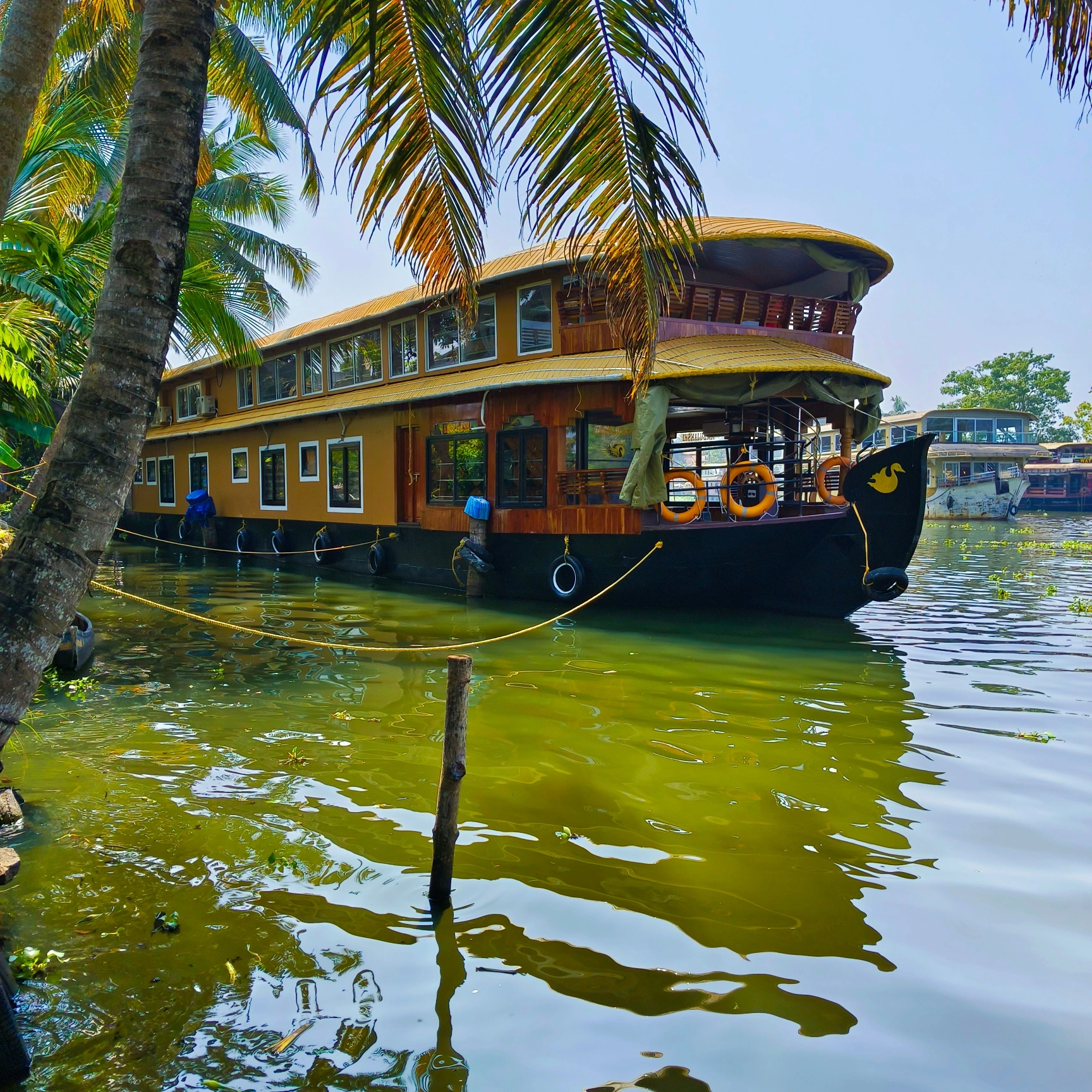 Vinayak Tours Houeboats