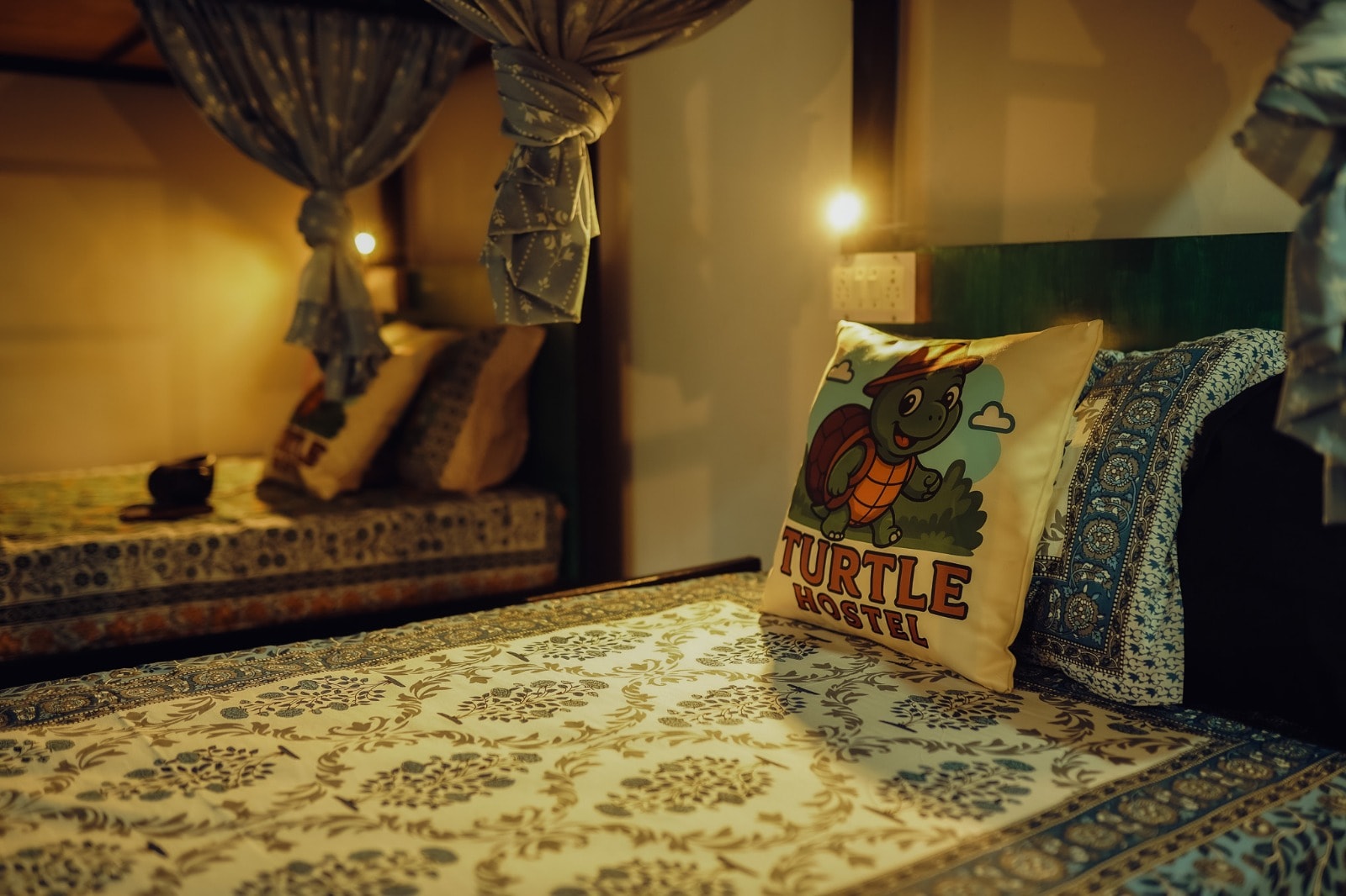 Turtle Hostel Udaipur |50 Metres from Lake - Tap to explore photos