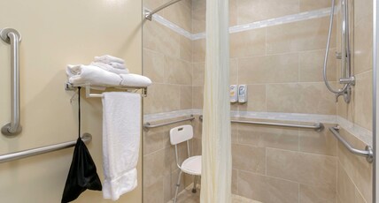 Best Western Plus Grapevine Inn Room Type - 2 Queen Beds, Mobility Accessible, Communication Assistance, Roll In Shower, View, Non-Smoking, Full Best Western Plus Grapevine Inn Room Type - 2 Queen Beds, Mobility Accessible, Communication Assistance, Roll In Shower, View, Non-Smoking, Full