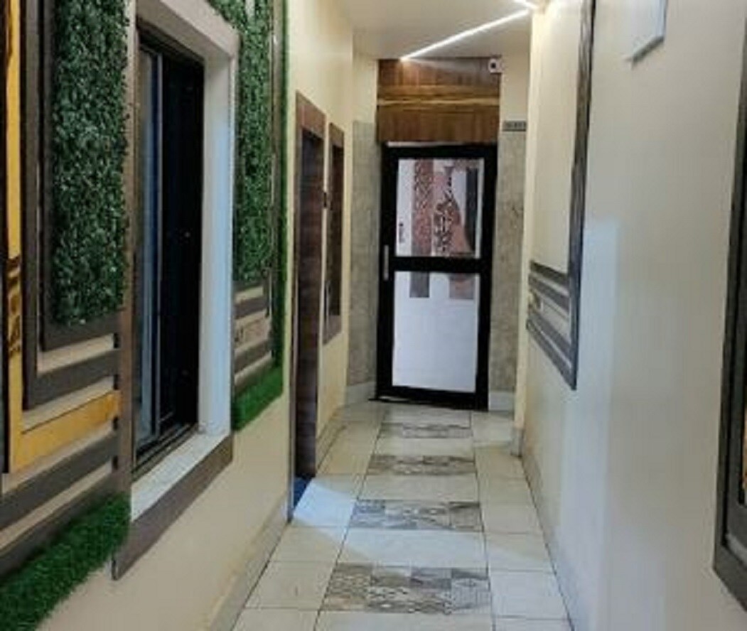 LORDS HOTEL - Tap to explore photos