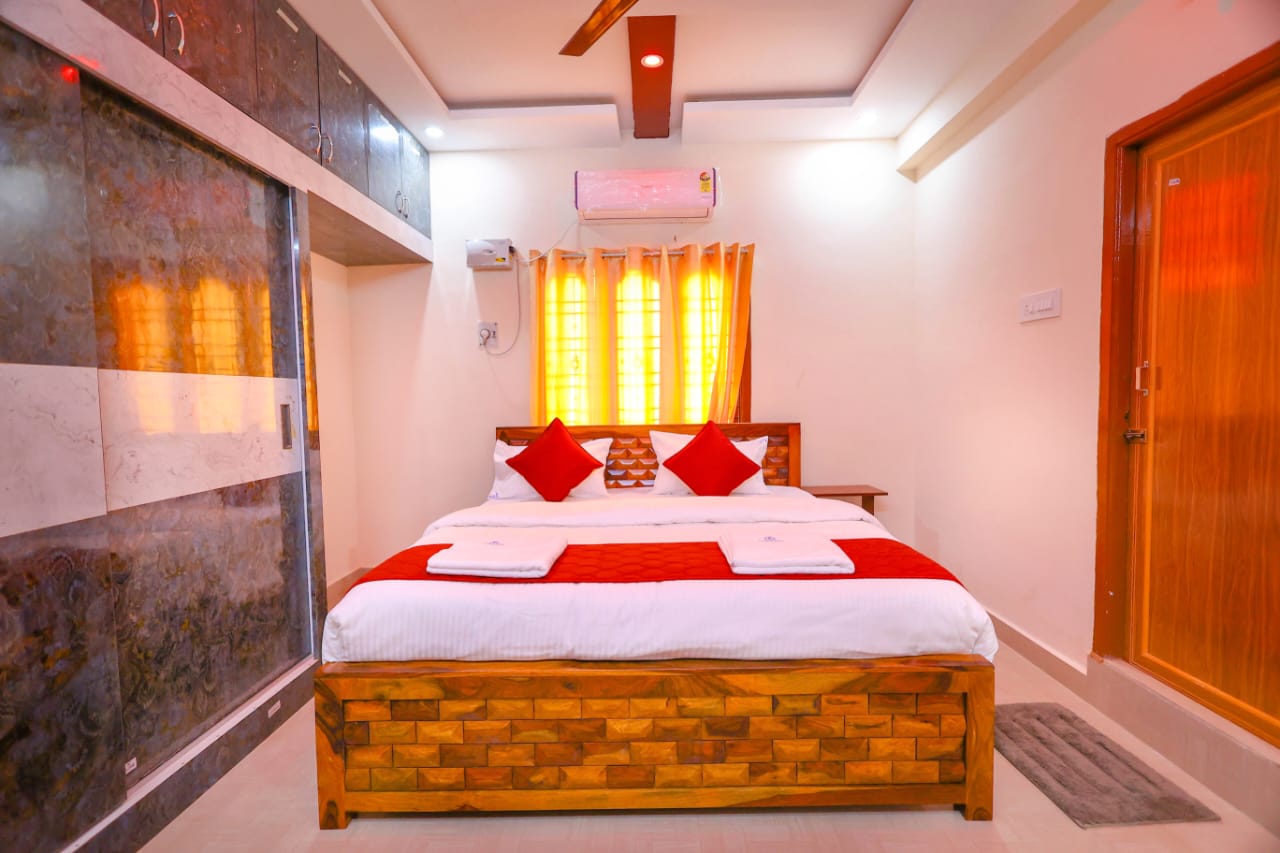 Akkshara Stay Inn Homestay - Tap to explore photos