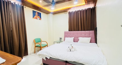 Shri Shiv Ganga Bhakt Niwas Room Type - Standard Double AC Room Shri Shiv Ganga Bhakt Niwas Room Type - Standard Double AC Room