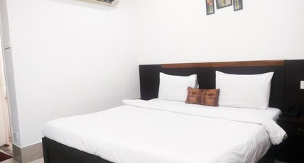 HOTEL VINAYAK & RESTAURANT PAMM Room Type - Deluxe A.C Room