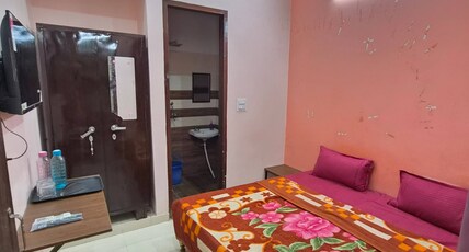 Hotel Delight 103 Rooms Stay Airport Budget Room Type - Bedroom
