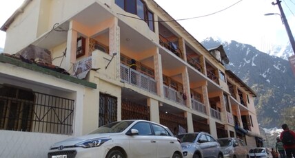 hotel nanda devi badrinath Room Type - Deluxe Quad Sharing Room