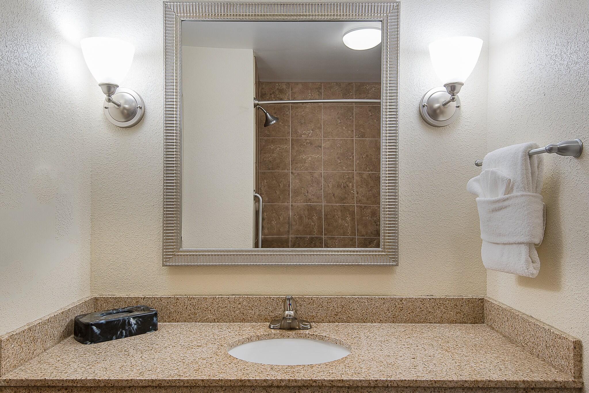 Holiday Inn Express & Suites LAFAYETTE EAST - Tap to explore photos