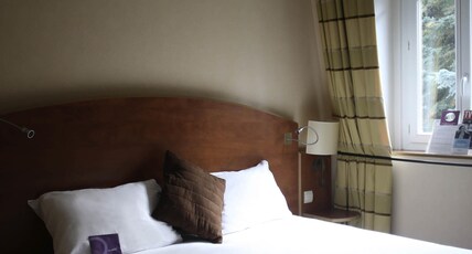 Mercure Saint Nectaire Spa & Bien- Room Type - D3C Classic room with 1 double bed, 1 single bed and 1 pullout bed