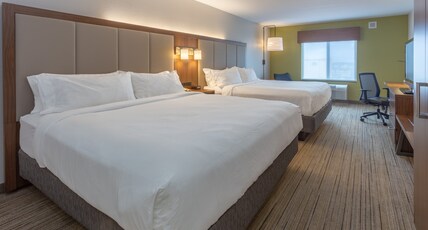 Holiday Inn Express INDIANAPOLIS - SOUTHEAST Room Type - 2 King Mobility Accessible Tub