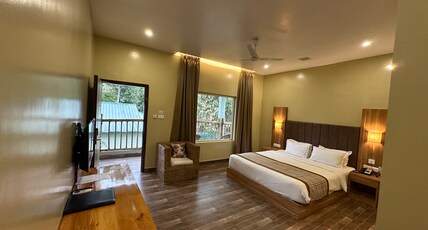 JUNGLECITI HOUSE Room Type - Luxury Business Room