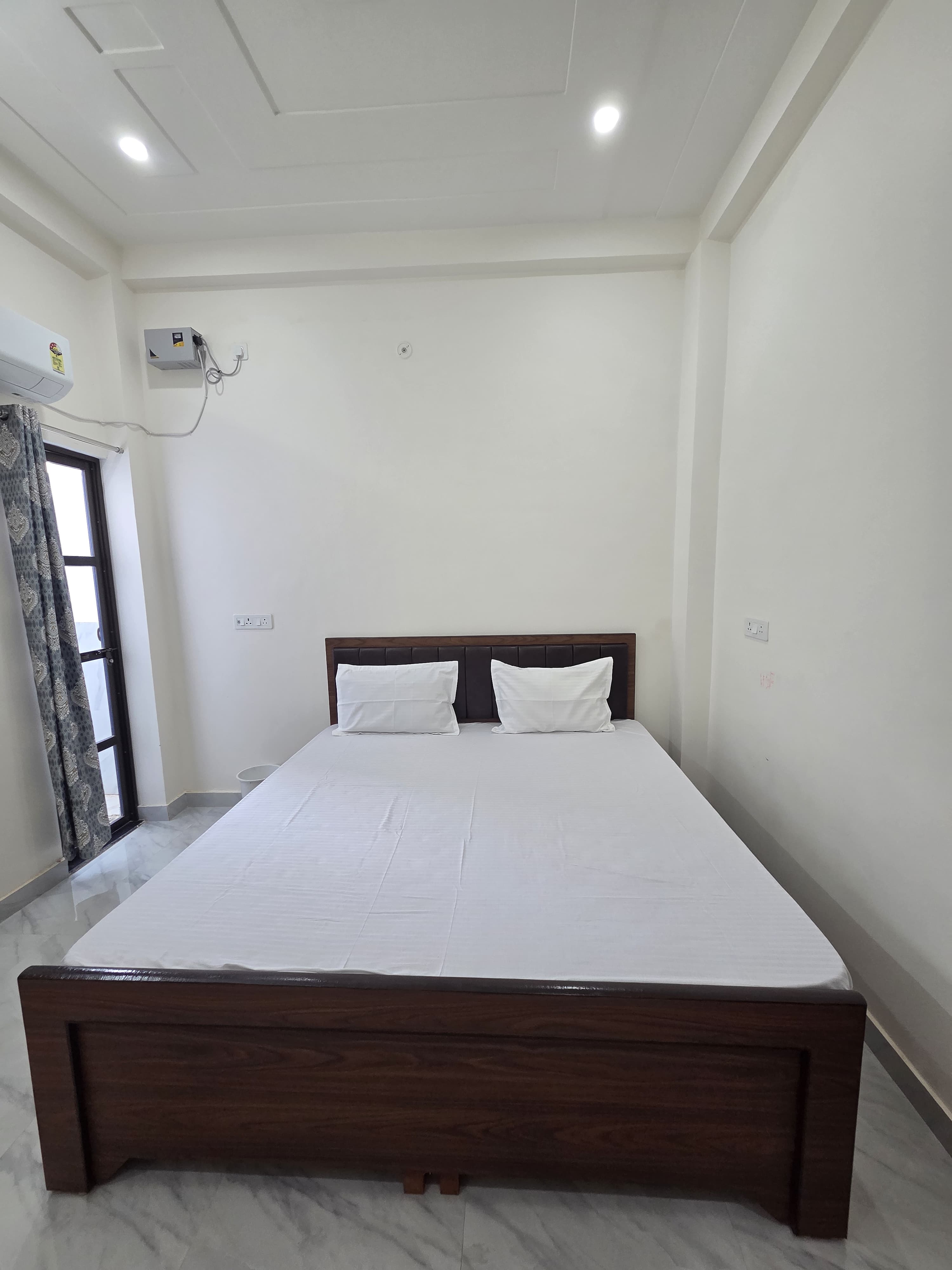 Shri radha Krishna homestay - Tap to explore photos