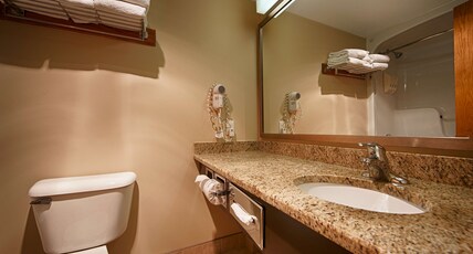Best Western Plus Guildwood Inn Room Type - 1 Queen Bed, Non-Smoking, High Speed Internet Access, Coffee Maker, Hairdryer, Iron And Ironing Boar Best Western Plus Guildwood Inn Room Type - 1 Queen Bed, Non-Smoking, High Speed Internet Access, Coffee Maker, Hairdryer, Iron And Ironing Boar