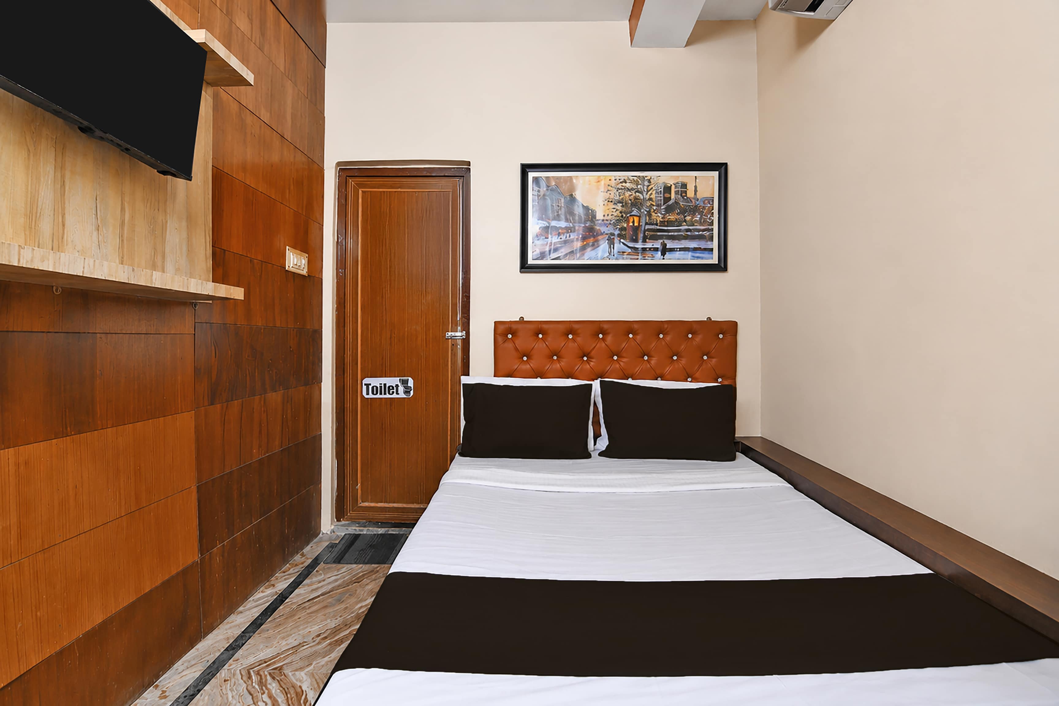 Super Hotel O Diamond Mall Kolkata Formerly Petals Residency - Tap to explore photos