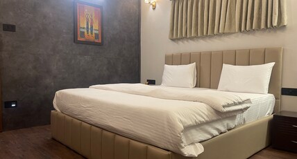 Charan Niwas Room Type - Superior King Room